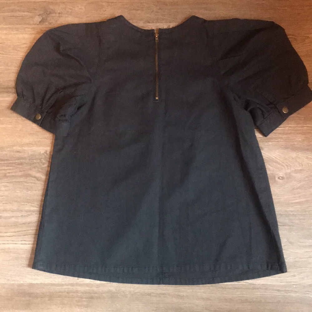 3/$10 Universal Thread top - Picture 2 of 4